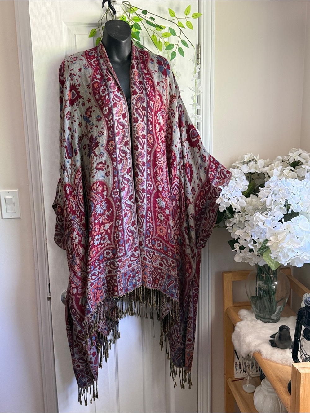 Bohemian Paisley Fringe Kimono Wrap - Red & Gray
